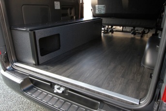 SH床張り加工で使用用途が広がる室内空間！