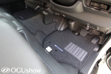 車には欠かせない必須アイテム!オグショーオリジナルフロアマット:ハイエース標準ボディDX車用