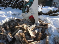 薪を作るのに便利 0.45クラス油圧ショベル用機械式 木材切断・割り機