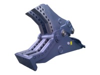 リサイクル業者からも高い評価の油圧ショベル用混合廃棄物切断機