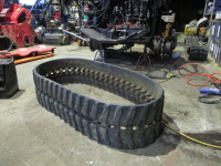 中古ハンマーナイフモア購入限定で中古ゴムクローラー無料提供対応