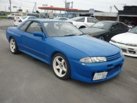 中古タイヤ販売　33GTR　フロントタイヤ交換