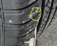 GW道南旅行中にハイラックスサーフのタイヤパンクで緊急入庫修理