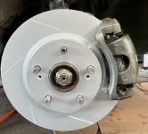 ZC32スイフトスポーツの持ち込みスリットローター/パッド交換完了