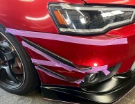 ランエボXに持ち込みVARISノーマルバンパー用カナードを取り付け