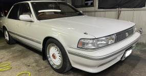 お仕事帰りにご来店！81クレスタのエンジンオイル/エレメント交換！