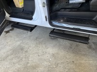 デリカD5後期に持ち込みサイドステップを塩害/防錆対策施工して取り付け