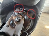 200系ハイエースの後席シートリクライニング加工＆持ち込みフォグランプ球交換