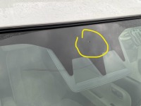 ダイハツキャンバスのヒビ割れたフロントガラスを社外新品に交換修理