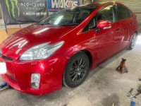 プリウスのサスペンション交換修理！作業中発見したタイヤパンクも修理！