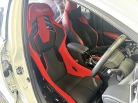トヨタカローラスポーツ RECARO RSS BK L BK/RD ラージシェル取付け