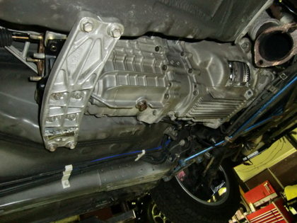 マーク2 JZX110 6速ミッション 載せ替え中 その1｜車の