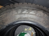 ほぼ新品！ブリザック VL1(LT用) 195/80R15 中古スタッドレスタイヤ 4本