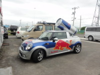 redbullガールがご来店。75トゥループも出来上がってきました！