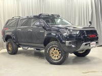 Ｒ３年式ハイラックス４ＷＤＺグレード！リフトアップ！キャノピー付！走行1.4万キロ！