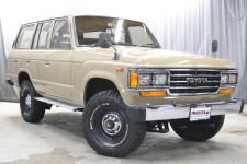 ランクル60ディーゼルターボオートマ観音ロールーフ！角目ヘッドライト！とにかく希少すぎる一台！