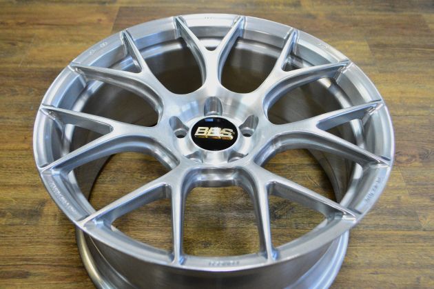 BBS RE-V7の18インチを光沢ブラッシュド+スモークへカスタム