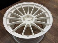 新品のエンケイRS05RRをチャンピオンシップホワイトに色変え塗装