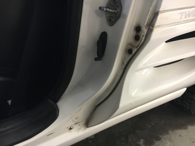 Swmr2 ドア内側の錆び修理とドアチリ合わせ開始です 板金塗装専門店 車の修理 カスタム 改造 札幌のプラスペイントワーク Do Blog ドゥブログ