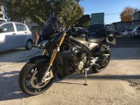 BMW  S1000R  タンクの小傷のDIY補修にチャレンジ！納得いかずご相談頂きました♫