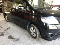 日産セレナ 黒い車あるある目立つスライドドアのちょっとした凹み修理依頼！