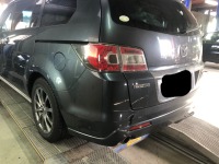 マツダMPV バックでぶつけ破損したリア周りの修理依頼