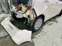 ダイハツ  ミライース  駐車場内で接触事故  車両保険を使用して修理のご依頼♪