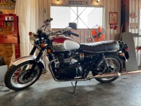 Sさまのトライアンフ ボンネビル   ユーザー車検代行とスプロケ交換で乗り味カスタムのご依頼です♪