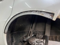 Tさまのホンダフィットハイブリッド リアフェンダーのサビ部分を削除し部分製作補修完了♪