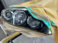 トヨタエスティマ クリアペイントでヘッドライトリフレッシュのご依頼です♪