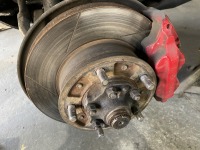 ランクル100のハブボルト折れ！新品ハブボルトに交換！