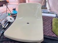 札幌市内の大型プール施設  遊具のFRP製イス修理完了♪