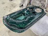 UさまのトヨタMR2  駐車場内での接触事故！保険対応で修理していきます！