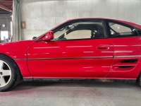 UさまのトヨタMR2  接触事故でへこんでしまったドア  リサイクルパーツを使って交換修理完了♪