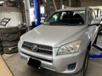 RAV4のタイヤ交換＆オイル交換！黄砂で汚れたボディを洗車！