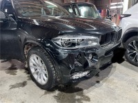 高速道路スリップ単独事故でガードレールに激突したBMW X5入庫