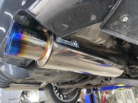 スバルレガシィセダンにお客様持ち込みの柿本マフラー取り付け!