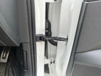 VWゴルフオールトラックの社外ドアストッパー持ち込み交換修理