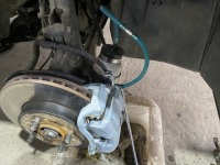 ホンダグレイスのブレーキキャリパー固着で新品に交換整備