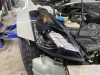 業者様依頼でフェアレディZ33のヘッドライトを社外品に交換!