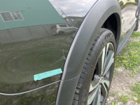 ボルボV60 T5についた小さめ範囲の傷を修理費用抑えた部分板金塗装