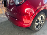 ホンダヴェゼル バックでぶつけてしまい自費でバンパー変形を交換修理！