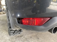 CX-5のバックフォグ取付部が破損！2液性強力ボンドで接着修理！