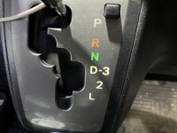 持ち込みで200系ハイエースのシフトインジケーターランプをLED化