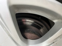 ピストン固着で常にキーキー鳴っているリアブレーキを修理！