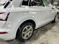 アウディQ5右リアドアのプレスライン凹み/周辺歪みを板金塗装修理