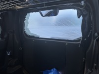 ダイハツウェイク バック同士の衝突事故でリアガラスが割れてレッカー入庫