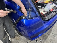 テールレンズも割れてしまったフィットの左リア損傷を自費で修理