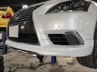 レクサスLSにモデリスタ風の社外リップスポイラーを取り付け！