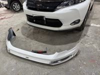 割れたハリアー60系モデリスタフロントスポイラーの取り外し作業ご依頼